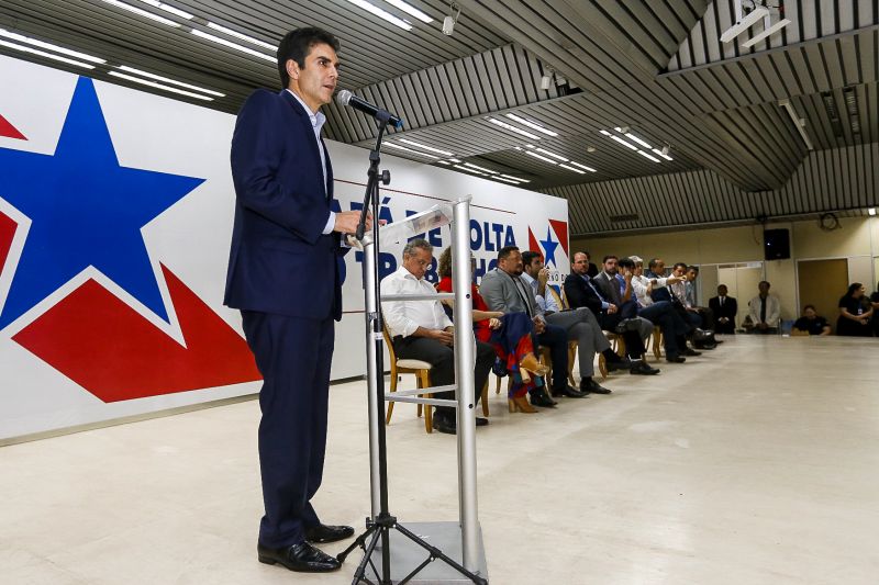 Entrega Crédito Cidadão 09/10/2019 <div class='credito_fotos'>Foto: Marcelo Seabra / Ag. Pará   |   <a href='/midias/2019/originais/5555_1901c564-00e6-0a8b-3c65-79f672846c98.jpg' download><i class='fa-solid fa-download'></i> Download</a></div>