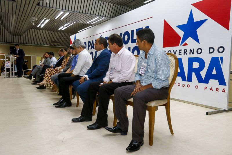 Entrega Crédito Cidadão 09/10/2019 <div class='credito_fotos'>Foto: Marcelo Seabra / Ag. Pará   |   <a href='/midias/2019/originais/5555_e2746c7a-7801-2294-382a-ef8610bd6145.jpg' download><i class='fa-solid fa-download'></i> Download</a></div>