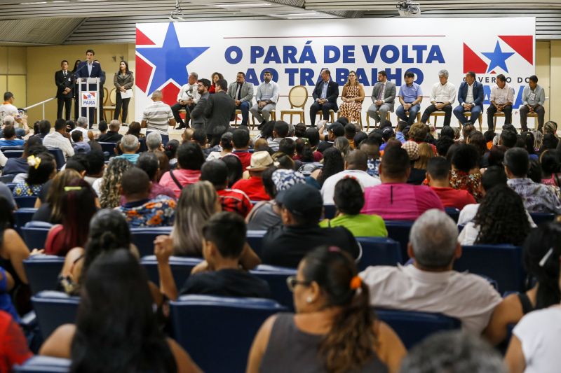 Entrega Crédito Cidadão 09/10/2019 <div class='credito_fotos'>Foto: Marcelo Seabra / Ag. Pará   |   <a href='/midias/2019/originais/5555_ef6e3dc9-464a-ccf2-6616-b32189de4a19.jpg' download><i class='fa-solid fa-download'></i> Download</a></div>