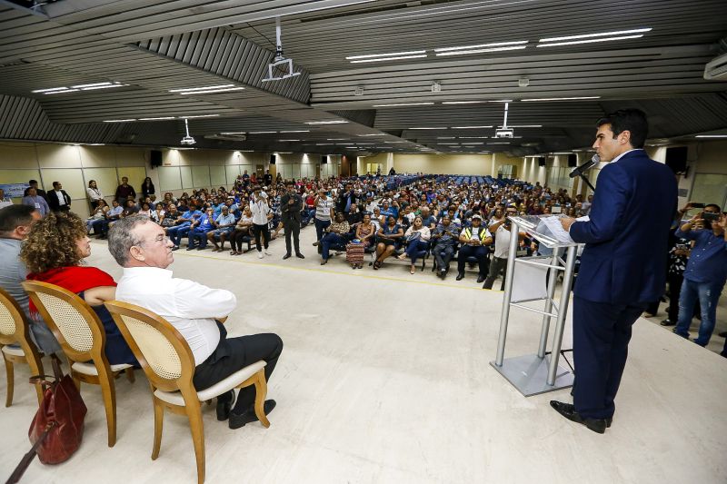 Entrega Crédito Cidadão 09/10/2019 <div class='credito_fotos'>Foto: Marcelo Seabra / Ag. Pará   |   <a href='/midias/2019/originais/5555_f9e19efa-7a97-ea7f-53c2-d6af67c8ff45.jpg' download><i class='fa-solid fa-download'></i> Download</a></div>