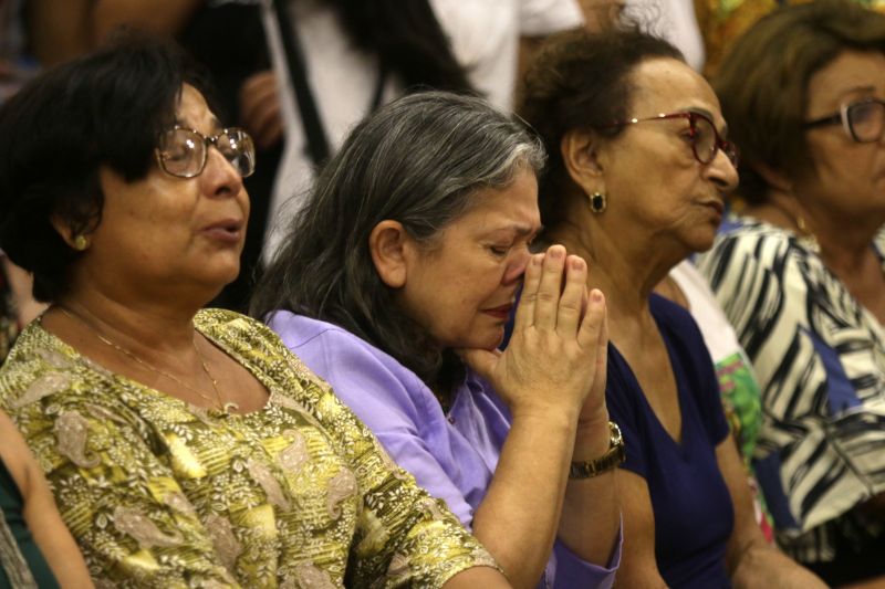 Na noite desta quinta-feira (10) ocorreu um dos momentos mais simbólicos na contagem regressiva para a grande procissão do segundo domingo de outubro, o Círio de Nazaré, em Belém.  <div class='credito_fotos'>Foto: Bruno Cecim / Ag.Pará   |   <a href='/midias/2019/originais/5560_e093625e-0600-e511-2cc1-2a132634e9f4.jpg' download><i class='fa-solid fa-download'></i> Download</a></div>