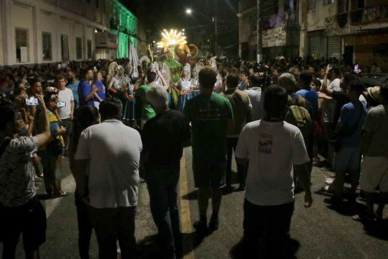 Auto do Círio 2019 <div class='credito_fotos'>Foto: Pedro Guerreiro / Ag. Pará   |   <a href='/midias/2019/originais/5563_fff7d7bf-cf16-2abc-76b6-46af2054f0dc.jpg' download><i class='fa-solid fa-download'></i> Download</a></div>