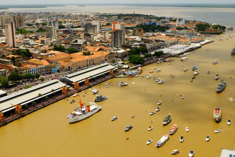 Romaria Fluvial Círio 2019 <div class='credito_fotos'>Foto: Rogerio Uchöa / Ag. Para   |   <a href='/midias/2019/originais/5566_ca9324bc-3c14-d3cf-39a6-c2fb070363ad.jpg' download><i class='fa-solid fa-download'></i> Download</a></div>