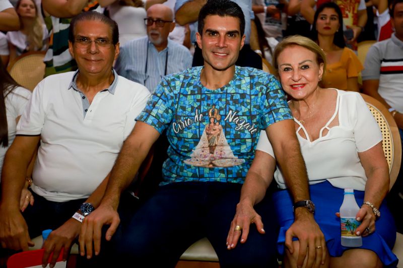 Governador participa do traslado de Nossa Senhora de Nazaré. <div class='credito_fotos'>Foto: Marco Santos / Ag. Pará   |   <a href='/midias/2019/originais/5574_1d193f12-b7d9-a69e-8582-a4d06651f7d1.jpg' download><i class='fa-solid fa-download'></i> Download</a></div>