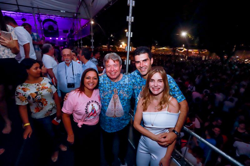 Governador participa do traslado de Nossa Senhora de Nazaré. <div class='credito_fotos'>Foto: Marco Santos / Ag. Pará   |   <a href='/midias/2019/originais/5574_43990fdd-273f-c10a-e181-00ee0c400bd2.jpg' download><i class='fa-solid fa-download'></i> Download</a></div>