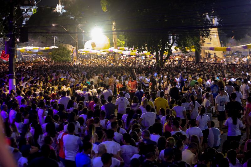 Governador participa do traslado de Nossa Senhora de Nazaré. <div class='credito_fotos'>Foto: Marco Santos / Ag. Pará   |   <a href='/midias/2019/originais/5574_bd31d521-2af2-224b-0b7c-508a3014c0e3.jpg' download><i class='fa-solid fa-download'></i> Download</a></div>