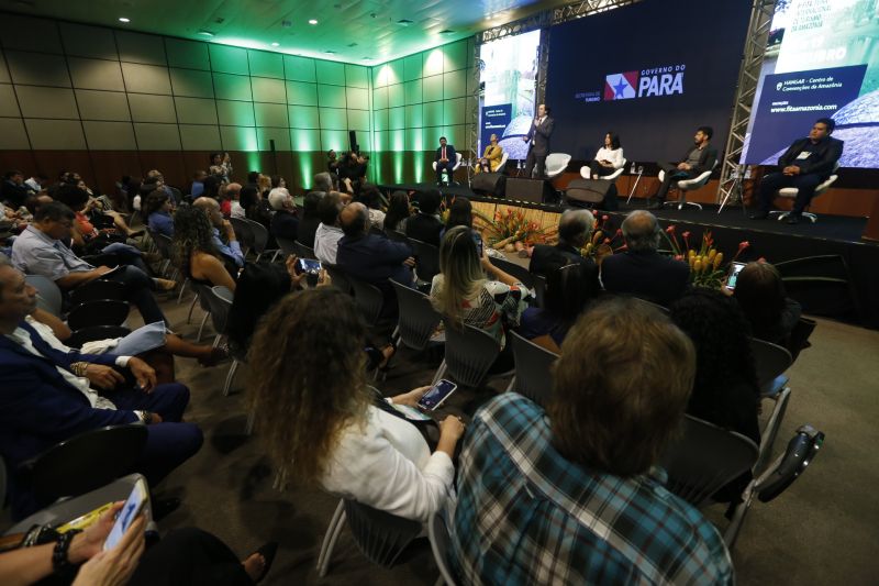 Governo do Estado abre a 9 Feira Internacional de Turismo na Amazônia. <div class='credito_fotos'>Foto: Marcelo Seabra / Ag. Pará   |   <a href='/midias/2019/originais/5576_1dc706e3-4b28-1727-476c-08474e83027c.jpg' download><i class='fa-solid fa-download'></i> Download</a></div>