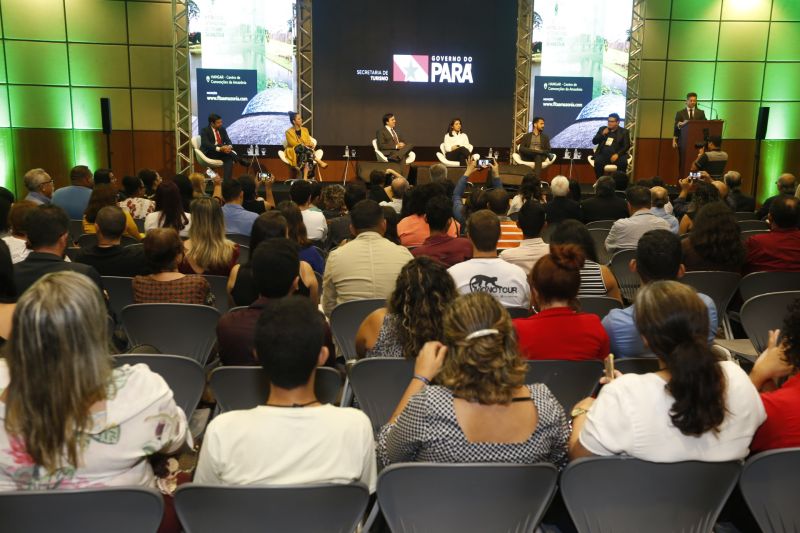 Governo do Estado abre a 9 Feira Internacional de Turismo na Amazônia. <div class='credito_fotos'>Foto: Marcelo Seabra / Ag. Pará   |   <a href='/midias/2019/originais/5576_cb77956a-9baa-b0b4-c598-981acbcb0323.jpg' download><i class='fa-solid fa-download'></i> Download</a></div>