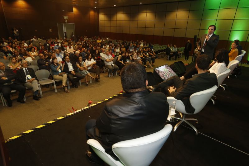 Governo do Estado abre a 9 Feira Internacional de Turismo na Amazônia. <div class='credito_fotos'>Foto: Marcelo Seabra / Ag. Pará   |   <a href='/midias/2019/originais/5576_ccf773a6-3f2a-f186-1413-b895e44ebaff.jpg' download><i class='fa-solid fa-download'></i> Download</a></div>