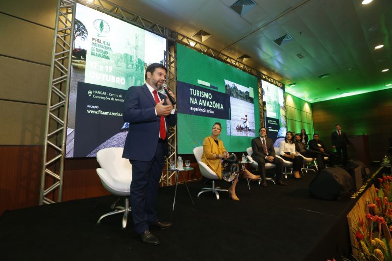 Governo do Estado abre a 9 Feira Internacional de Turismo na Amazônia. <div class='credito_fotos'>Foto: Marcelo Seabra / Ag. Pará   |   <a href='/midias/2019/originais/5576_dcabd8d0-827a-15b1-0182-9e5cade559b2.jpg' download><i class='fa-solid fa-download'></i> Download</a></div>