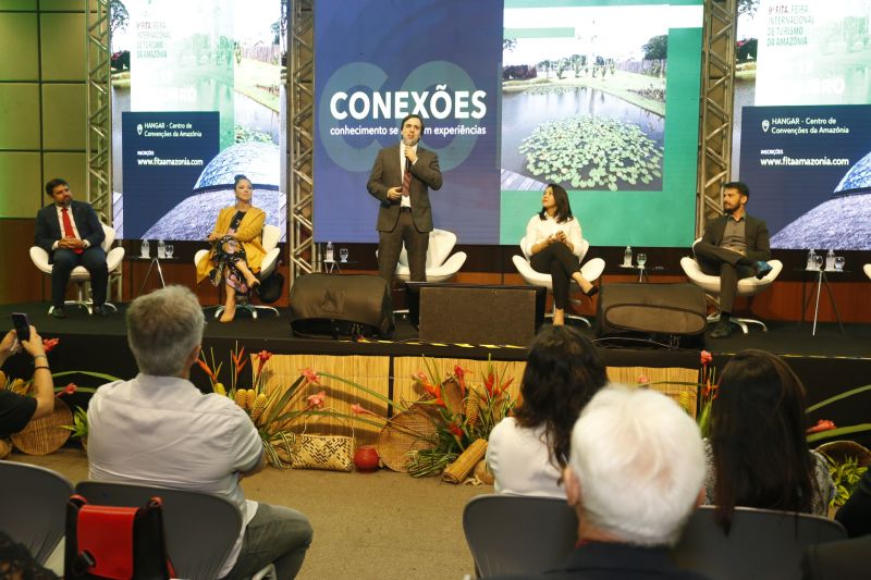 Governo do Estado abre a 9 Feira Internacional de Turismo na Amazônia. <div class='credito_fotos'>Foto: Marcelo Seabra / Ag. Pará   |   <a href='/midias/2019/originais/5576_ef330cce-64cd-51ad-911a-760783946522.jpg' download><i class='fa-solid fa-download'></i> Download</a></div>