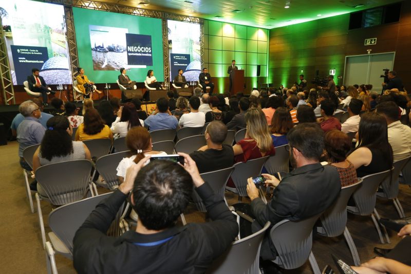 Governo do Estado abre a 9 Feira Internacional de Turismo na Amazônia. <div class='credito_fotos'>Foto: Marcelo Seabra / Ag. Pará   |   <a href='/midias/2019/originais/5576_fa825b60-6b24-8b58-10da-974090f92080.jpg' download><i class='fa-solid fa-download'></i> Download</a></div>