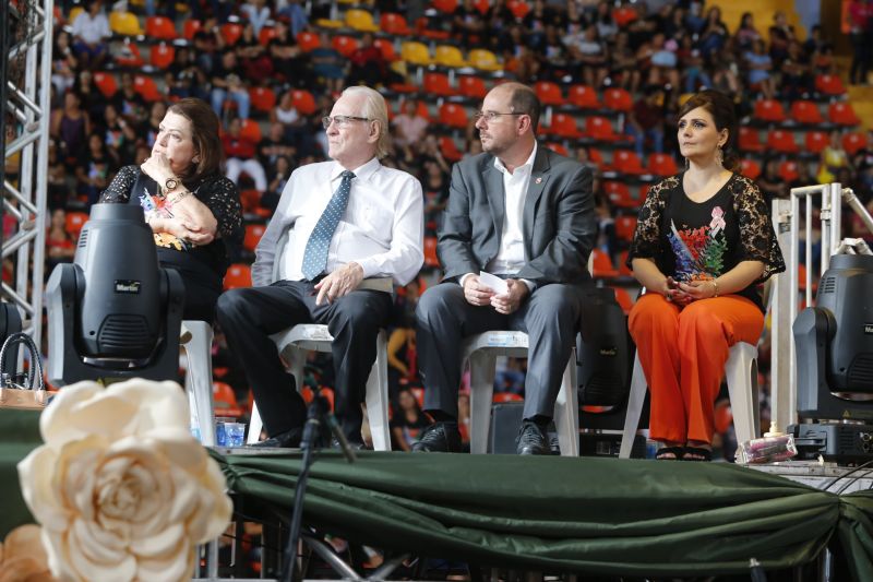 Evento realizado pela IEQ - Pará, conta com presença de líderes políticos e Pregadores no Mangueirinho. <div class='credito_fotos'>Foto: Marcelo Seabra / Ag. Pará   |   <a href='/midias/2019/originais/5581_0bab85cb-0dfe-00a8-9d3c-779af21b559d.jpg' download><i class='fa-solid fa-download'></i> Download</a></div>