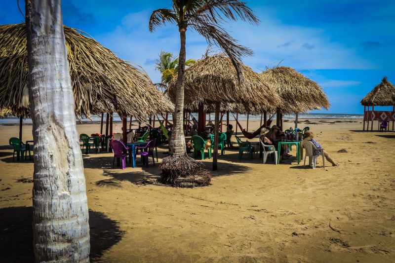 Um paraíso dentro Amazônia. É assim que os turistas que conhecem o arquipélago do Marajó definem a beleza da maior ilha fluviomarítima do mundo, que abriga em seu território 16 municípios. A natureza preservada chama a atenção e encanta os visitantes. <div class='credito_fotos'>Foto: JADER PAES / AG. PARÁ   |   <a href='/midias/2019/originais/5583_4f323b41-7794-3ac2-e5c3-0ccd79be7e12.jpg' download><i class='fa-solid fa-download'></i> Download</a></div>