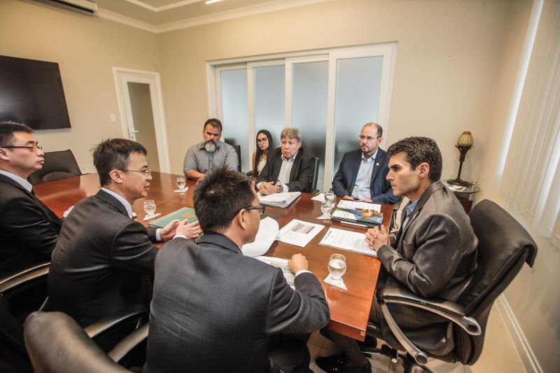 Reuniao com Chineses. Maiores Produtores de Energia Eletrica. <div class='credito_fotos'>Foto: Jader Paes / Agência Pará   |   <a href='/midias/2019/originais/5590_5da44089-a63d-1281-d106-4f1e03e5933d.jpg' download><i class='fa-solid fa-download'></i> Download</a></div>