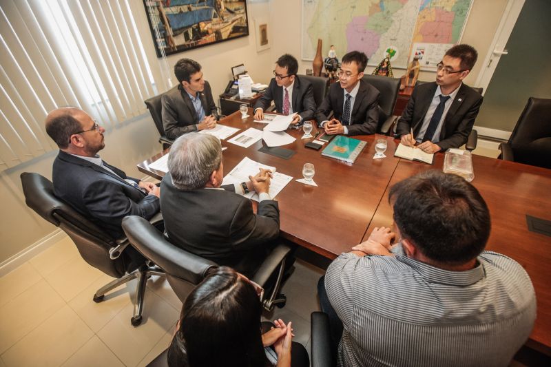 Reuniao com Chineses. Maiores Produtores de Energia Eletrica. <div class='credito_fotos'>Foto: Jader Paes / Agência Pará   |   <a href='/midias/2019/originais/5590_e44ad827-211b-1c92-fbad-4f5e0f9df606.jpg' download><i class='fa-solid fa-download'></i> Download</a></div>