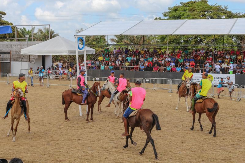 Resgatar e fortalecer a cultural marajoara, aliado a tradição popular, é o objetivo da 3° do Cavalo Marajoara, no município de Soure, Arquipélago do Marajó. <div class='credito_fotos'>Foto: ASCOM / SEEL   |   <a href='/midias/2019/originais/5591_54839aa2-2f6f-db7f-3a67-b6ce34c11b30.jpg' download><i class='fa-solid fa-download'></i> Download</a></div>