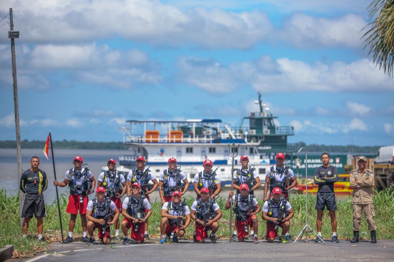 Acoes dos Bombeiros do Grupamento Fluvial de Belem <div class='credito_fotos'>Foto: Jader Paes / Agência Pará   |   <a href='/midias/2019/originais/5595_96e5a9e7-1be4-1814-8c8d-652dcc449ccb.jpg' download><i class='fa-solid fa-download'></i> Download</a></div>