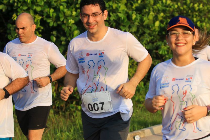 Entre as atividades realizadas em comemoração ao Dia do Servidor Público, o Governo do Pará promoveu, neste sábado (26), o evento esportivo, premiando os melhores colocados
Na foto: <div class='credito_fotos'>Foto: Jader Paes / Agência Pará   |   <a href='/midias/2019/originais/5600_8987c8f7-1d8c-ce2d-f3ff-c04bfa38ceff.jpg' download><i class='fa-solid fa-download'></i> Download</a></div>