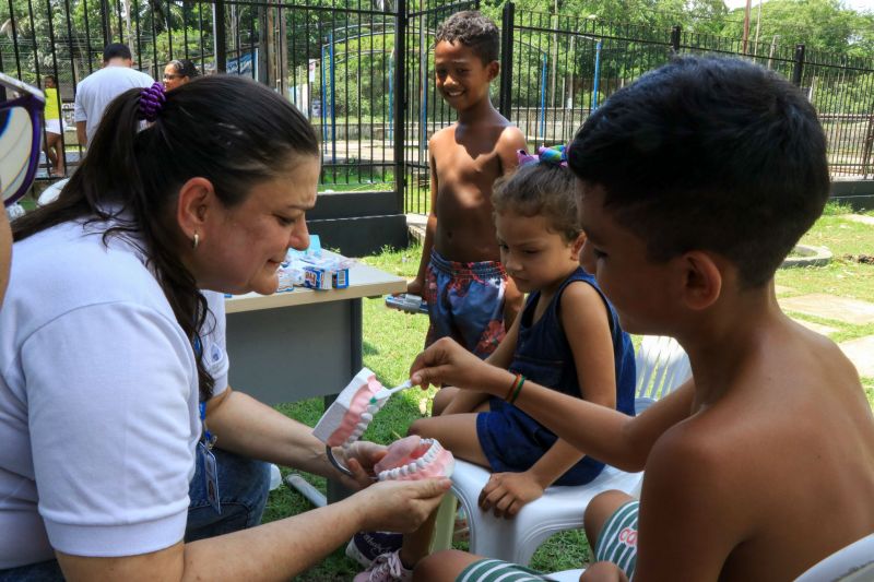 Durante o evento deste sábado 26, na Seccional do Guamá foram emitidos 400 RGs e realizados centenas de atendimentos de saúde pelo TerPaz <div class='credito_fotos'>Foto: Jader Paes / Agência Pará   |   <a href='/midias/2019/originais/5601_776a0b64-ef47-e0e1-0ac8-e39330382b1c.jpg' download><i class='fa-solid fa-download'></i> Download</a></div>