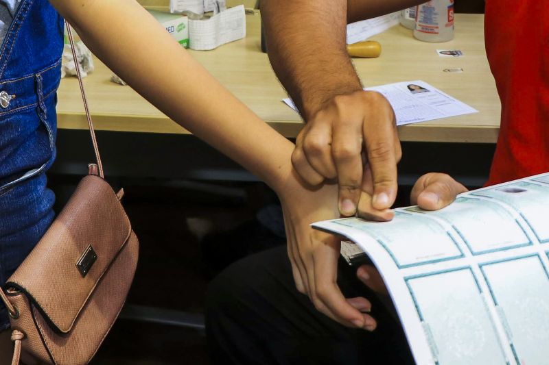 Durante o evento deste sábado 26, na Seccional do Guamá foram emitidos 400 RGs e realizados centenas de atendimentos de saúde pelo TerPaz <div class='credito_fotos'>Foto: Jader Paes / Agência Pará   |   <a href='/midias/2019/originais/5601_80f96785-7e3b-f444-c2c6-bb3416977509.jpg' download><i class='fa-solid fa-download'></i> Download</a></div>