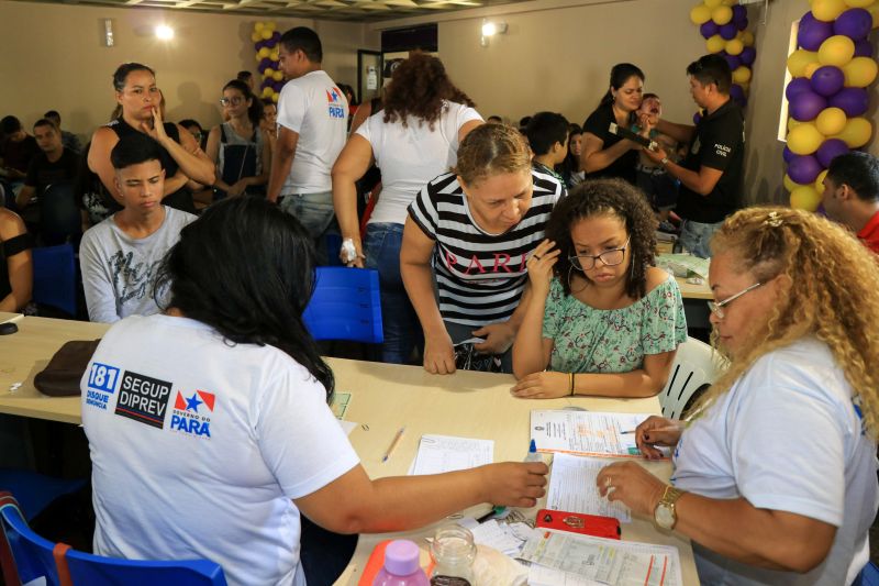 Territórios pela Paz, na manhã deste sábado (26). Serviços como emissão de carteiras de identidade e 2ª via de certidão de nascimento, foram oferecidos, assim como atendimentos de saúde. <div class='credito_fotos'>Foto: Jader Paes / Agência Pará   |   <a href='/midias/2019/originais/5602_5097effe-8a17-0282-c98f-bc1070ed1700.jpg' download><i class='fa-solid fa-download'></i> Download</a></div>