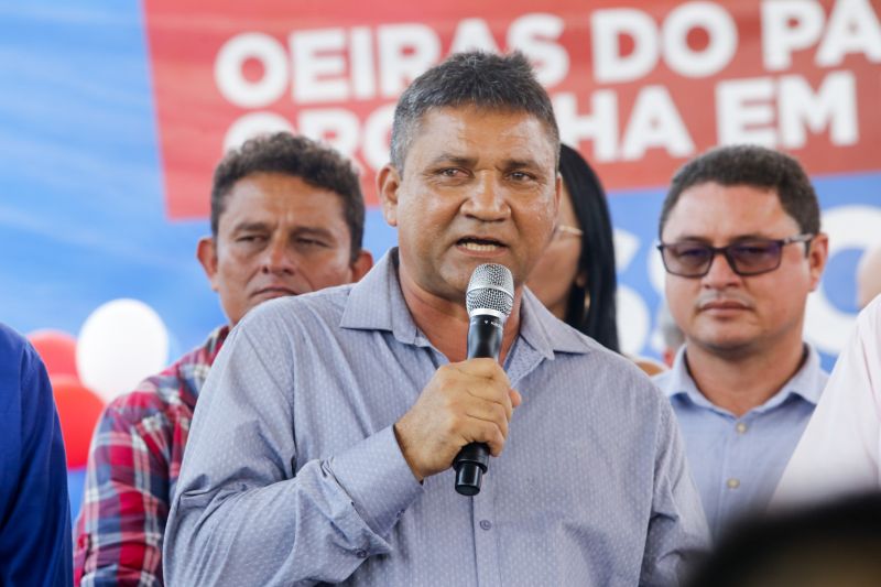 A Escola estadual Raimundo Ribeiro da Costa passa a ter sete salas de aula, quadra poliesportiva coberta e bicicletário. Um dos espaços mais importantes da unidade, o bloco pedagógico, passa a contar com biblioteca, laboratório multidisciplinar e laboratório de informática com internet <div class='credito_fotos'>Foto: Marcelo Seabra / Ag. Pará   |   <a href='/midias/2019/originais/5604_31506ffa-ae57-3bfb-29c8-1215dc9fd303.jpg' download><i class='fa-solid fa-download'></i> Download</a></div>