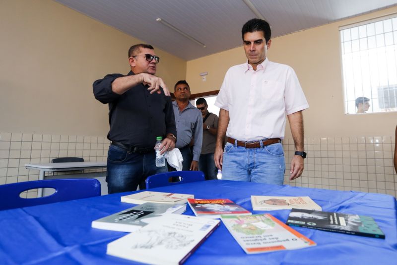 A Escola estadual Raimundo Ribeiro da Costa passa a ter sete salas de aula, quadra poliesportiva coberta e bicicletário. Um dos espaços mais importantes da unidade, o bloco pedagógico, passa a contar com biblioteca, laboratório multidisciplinar e laboratório de informática com internet <div class='credito_fotos'>Foto: Marcelo Seabra / Ag. Pará   |   <a href='/midias/2019/originais/5604_85fbc7e5-4241-869a-e68b-3149f52be954.jpg' download><i class='fa-solid fa-download'></i> Download</a></div>