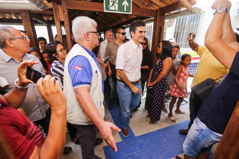 A Escola estadual Raimundo Ribeiro da Costa passa a ter sete salas de aula, quadra poliesportiva coberta e bicicletário. Um dos espaços mais importantes da unidade, o bloco pedagógico, passa a contar com biblioteca, laboratório multidisciplinar e laboratório de informática com internet <div class='credito_fotos'>Foto: Marcelo Seabra / Ag. Pará   |   <a href='/midias/2019/originais/5604_a2bf4b50-4285-6248-603e-9c4e7083d26e.jpg' download><i class='fa-solid fa-download'></i> Download</a></div>