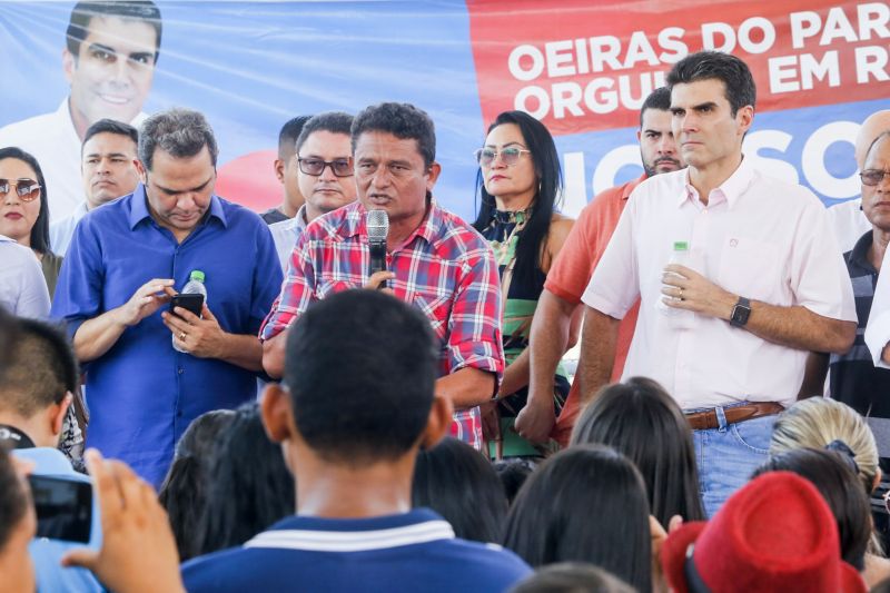 A Escola estadual Raimundo Ribeiro da Costa passa a ter sete salas de aula, quadra poliesportiva coberta e bicicletário. Um dos espaços mais importantes da unidade, o bloco pedagógico, passa a contar com biblioteca, laboratório multidisciplinar e laboratório de informática com internet <div class='credito_fotos'>Foto: Marcelo Seabra / Ag. Pará   |   <a href='/midias/2019/originais/5604_fc8b2465-9f8b-6475-e2df-96639a171160.jpg' download><i class='fa-solid fa-download'></i> Download</a></div>