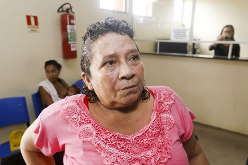 Visita do Governador Helder Barbalho a Oeiras, Pará. Após a Reinauguração de uma Escola, o Governo entregou veículos ao município e visitou as instalações do 13º Centro Regional de Saúde de Oeiras. 
Dona Antonia do Espirito Santo <div class='credito_fotos'>Foto: Marcelo Seabra / Ag. Pará   |   <a href='/midias/2019/originais/5605_de8e1e4d-ac34-e2a5-15ab-871704e45bbc.jpg' download><i class='fa-solid fa-download'></i> Download</a></div>