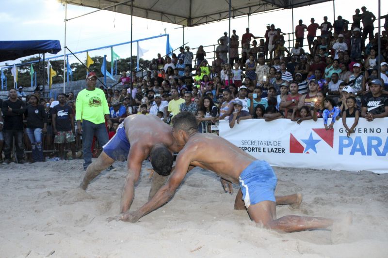 3° Festival do Cavalo Marajoara, que aconteceu neste sábado (26), no município de Soure, no Marajó <div class='credito_fotos'>Foto: ASCOM SEEL   |   <a href='/midias/2019/originais/5606_70861f1f-4101-6b3e-05b9-7815377bf189.jpg' download><i class='fa-solid fa-download'></i> Download</a></div>