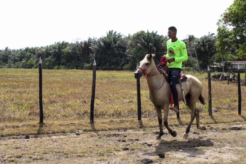 3° Festival do Cavalo Marajoara, que aconteceu neste sábado (26), no município de Soure, no Marajó <div class='credito_fotos'>Foto: ASCOM SEEL   |   <a href='/midias/2019/originais/5606_b7cdba11-0d94-972a-d9a0-83e78c44096b.jpg' download><i class='fa-solid fa-download'></i> Download</a></div>