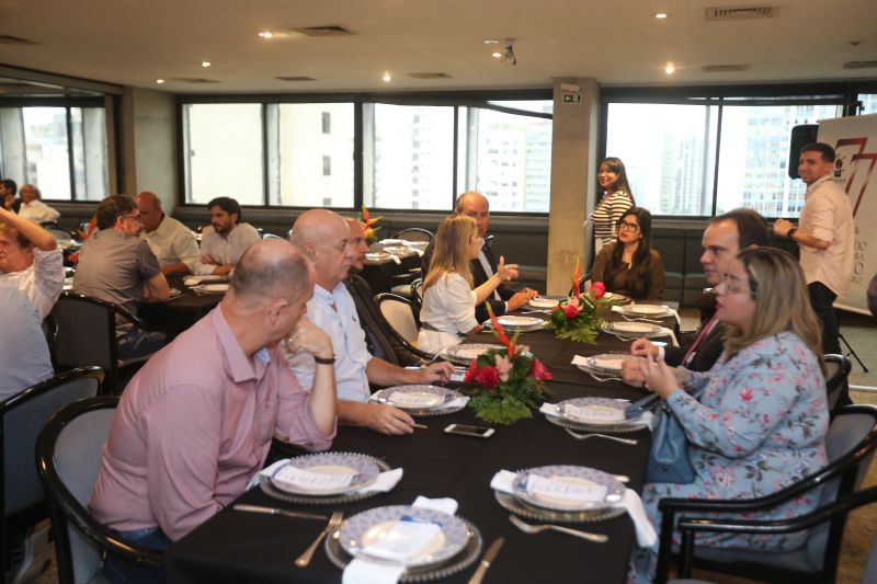 A Auditoria Geral do Estado (AGE) lançou na terça-feira (29), no auditório da Federação das Indústrias do Pará (Fiepa), em Belém, o Programa Estadual de Capacitação de Fornecedores (PECF), uma iniciativa inovadora que busca o aperfeiçoamento dos contratos de obras e serviços prestados por empresas privadas a órgãos públicos. <div class='credito_fotos'>Foto: Alex Ribeiro / Ag. Pará   |   <a href='/midias/2019/originais/5617_18a23503-2ac8-a4e8-6233-e830b06dd01a.jpg' download><i class='fa-solid fa-download'></i> Download</a></div>