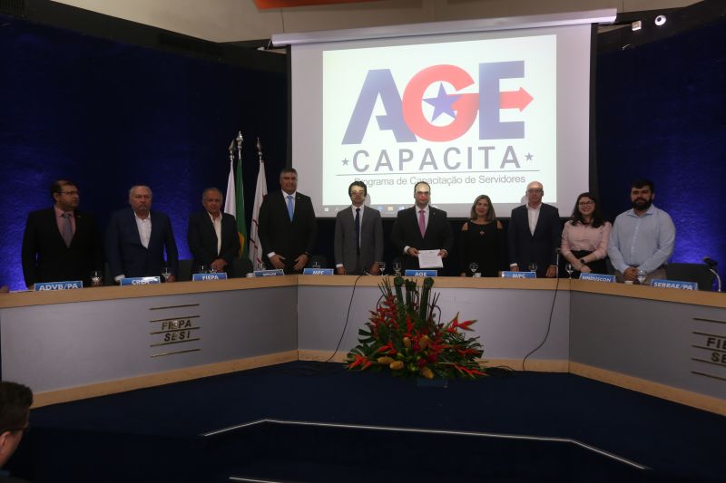 A Auditoria Geral do Estado (AGE) lançou na terça-feira (29), no auditório da Federação das Indústrias do Pará (Fiepa), em Belém, o Programa Estadual de Capacitação de Fornecedores (PECF), uma iniciativa inovadora que busca o aperfeiçoamento dos contratos de obras e serviços prestados por empresas privadas a órgãos públicos. <div class='credito_fotos'>Foto: Alex Ribeiro / Ag. Pará   |   <a href='/midias/2019/originais/5617_23a4e15e-0e16-dfe2-2a8f-1400666d0204.jpg' download><i class='fa-solid fa-download'></i> Download</a></div>