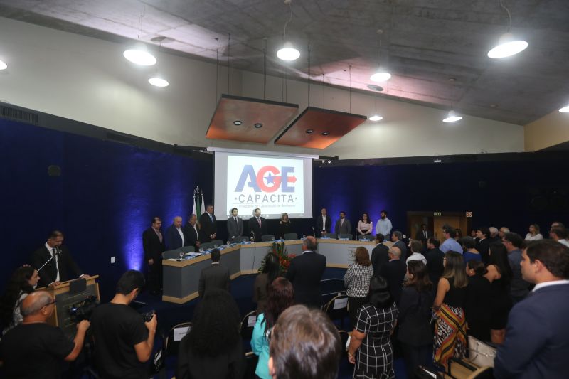 A Auditoria Geral do Estado (AGE) lançou na terça-feira (29), no auditório da Federação das Indústrias do Pará (Fiepa), em Belém, o Programa Estadual de Capacitação de Fornecedores (PECF), uma iniciativa inovadora que busca o aperfeiçoamento dos contratos de obras e serviços prestados por empresas privadas a órgãos públicos. <div class='credito_fotos'>Foto: Alex Ribeiro / Ag. Pará   |   <a href='/midias/2019/originais/5617_35f934c9-6493-66f4-b7b0-c2be189514e0.jpg' download><i class='fa-solid fa-download'></i> Download</a></div>