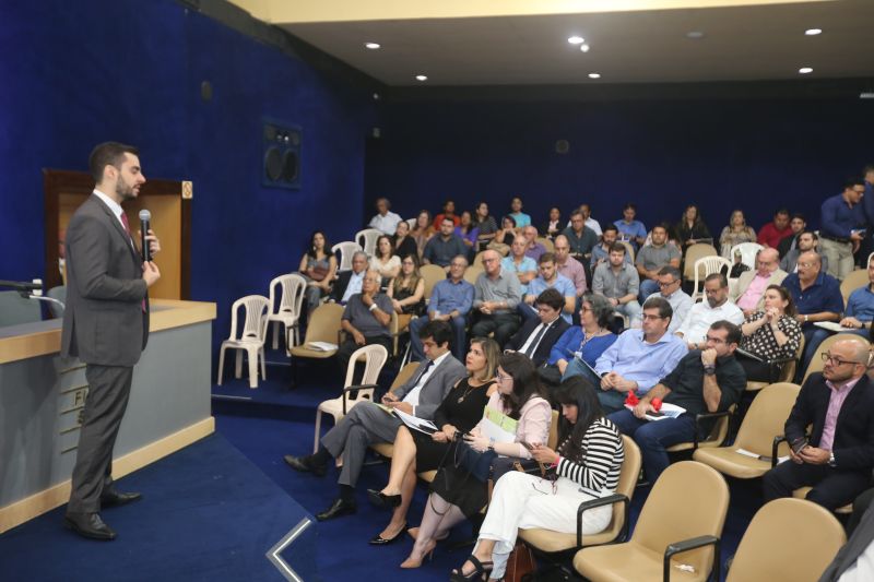 A Auditoria Geral do Estado (AGE) lançou na terça-feira (29), no auditório da Federação das Indústrias do Pará (Fiepa), em Belém, o Programa Estadual de Capacitação de Fornecedores (PECF), uma iniciativa inovadora que busca o aperfeiçoamento dos contratos de obras e serviços prestados por empresas privadas a órgãos públicos. <div class='credito_fotos'>Foto: Alex Ribeiro / Ag. Pará   |   <a href='/midias/2019/originais/5617_38c5d2a2-8056-1de4-b690-f39df13e52ab.jpg' download><i class='fa-solid fa-download'></i> Download</a></div>