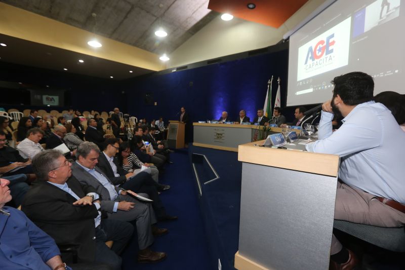 A Auditoria Geral do Estado (AGE) lançou na terça-feira (29), no auditório da Federação das Indústrias do Pará (Fiepa), em Belém, o Programa Estadual de Capacitação de Fornecedores (PECF), uma iniciativa inovadora que busca o aperfeiçoamento dos contratos de obras e serviços prestados por empresas privadas a órgãos públicos. <div class='credito_fotos'>Foto: Alex Ribeiro / Ag. Pará   |   <a href='/midias/2019/originais/5617_3f9a65db-100c-75bd-d27a-db65c56b78dc.jpg' download><i class='fa-solid fa-download'></i> Download</a></div>