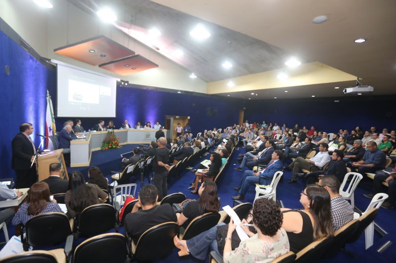 A Auditoria Geral do Estado (AGE) lançou na terça-feira (29), no auditório da Federação das Indústrias do Pará (Fiepa), em Belém, o Programa Estadual de Capacitação de Fornecedores (PECF), uma iniciativa inovadora que busca o aperfeiçoamento dos contratos de obras e serviços prestados por empresas privadas a órgãos públicos. <div class='credito_fotos'>Foto: Alex Ribeiro / Ag. Pará   |   <a href='/midias/2019/originais/5617_441f7da5-108b-0b92-d1d1-d97c3e09acc3.jpg' download><i class='fa-solid fa-download'></i> Download</a></div>