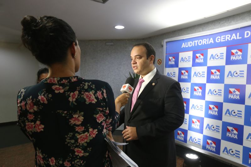 A Auditoria Geral do Estado (AGE) lançou na terça-feira (29), no auditório da Federação das Indústrias do Pará (Fiepa), em Belém, o Programa Estadual de Capacitação de Fornecedores (PECF), uma iniciativa inovadora que busca o aperfeiçoamento dos contratos de obras e serviços prestados por empresas privadas a órgãos públicos. <div class='credito_fotos'>Foto: Alex Ribeiro / Ag. Pará   |   <a href='/midias/2019/originais/5617_8ca88d4e-fd1d-d95b-fba6-2bc2a6db4521.jpg' download><i class='fa-solid fa-download'></i> Download</a></div>