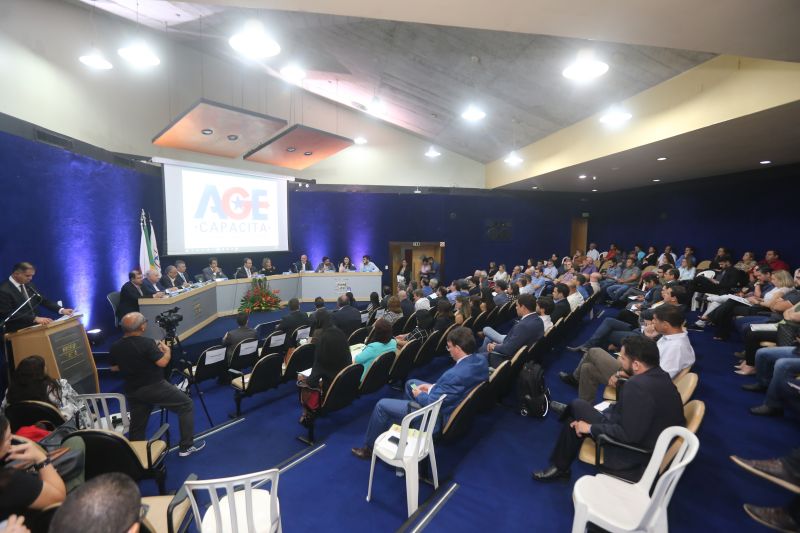 A Auditoria Geral do Estado (AGE) lançou na terça-feira (29), no auditório da Federação das Indústrias do Pará (Fiepa), em Belém, o Programa Estadual de Capacitação de Fornecedores (PECF), uma iniciativa inovadora que busca o aperfeiçoamento dos contratos de obras e serviços prestados por empresas privadas a órgãos públicos. <div class='credito_fotos'>Foto: Alex Ribeiro / Ag. Pará   |   <a href='/midias/2019/originais/5617_95af0ab2-5cb9-e6c8-5d23-6519e45f1ef8.jpg' download><i class='fa-solid fa-download'></i> Download</a></div>