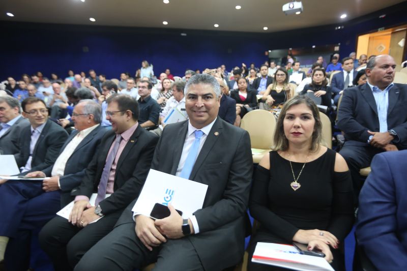 A Auditoria Geral do Estado (AGE) lançou na terça-feira (29), no auditório da Federação das Indústrias do Pará (Fiepa), em Belém, o Programa Estadual de Capacitação de Fornecedores (PECF), uma iniciativa inovadora que busca o aperfeiçoamento dos contratos de obras e serviços prestados por empresas privadas a órgãos públicos. <div class='credito_fotos'>Foto: Alex Ribeiro / Ag. Pará   |   <a href='/midias/2019/originais/5617_b03967b6-2945-d3dc-09e6-1552fc4d3b56.jpg' download><i class='fa-solid fa-download'></i> Download</a></div>