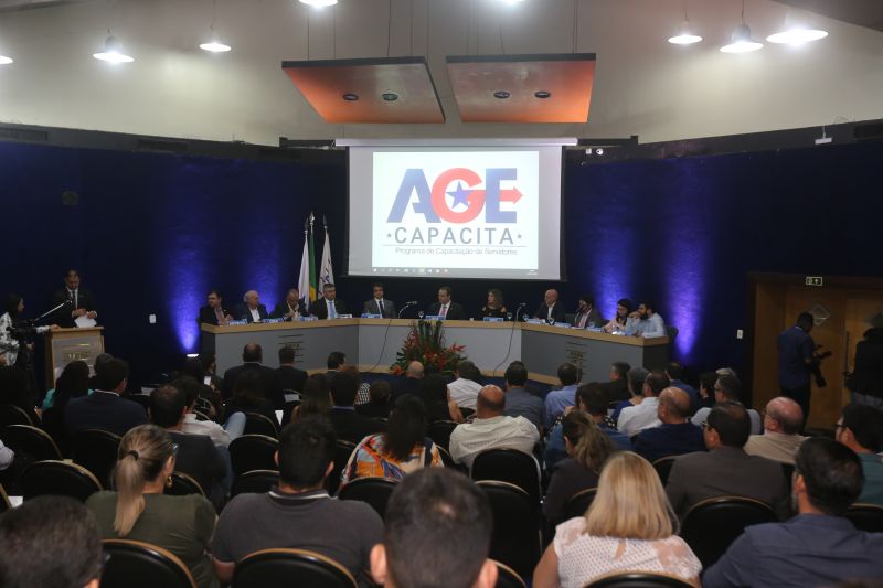 A Auditoria Geral do Estado (AGE) lançou na terça-feira (29), no auditório da Federação das Indústrias do Pará (Fiepa), em Belém, o Programa Estadual de Capacitação de Fornecedores (PECF), uma iniciativa inovadora que busca o aperfeiçoamento dos contratos de obras e serviços prestados por empresas privadas a órgãos públicos. <div class='credito_fotos'>Foto: Alex Ribeiro / Ag. Pará   |   <a href='/midias/2019/originais/5617_bcdd3b23-f656-82ec-3f2a-88f12da6cedf.jpg' download><i class='fa-solid fa-download'></i> Download</a></div>