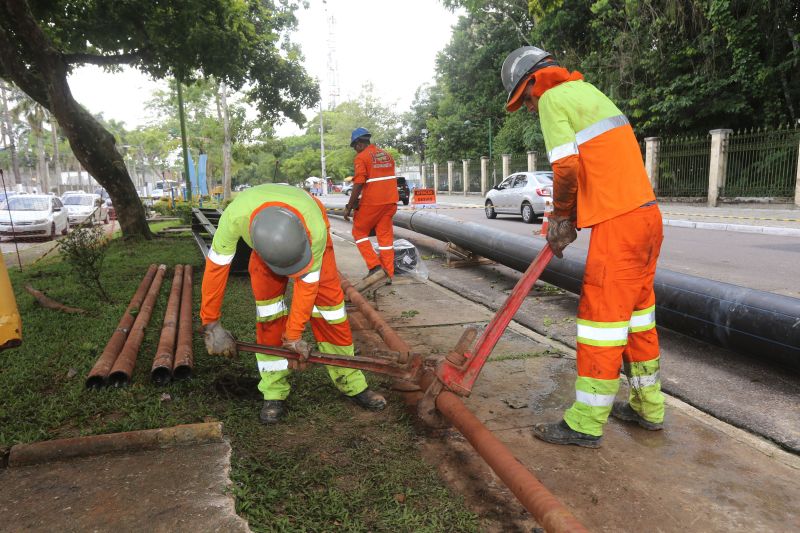 BelÃ©m 31 /10 / 2019 , a compania de Saneamento do ParÃ¡ comeÃ§ou a substituiÃ§Ã£o das redes antigas de cimento amianto (material que nÃ£o Ã© mais utilizado no setor) por rede novas feitas com material mais eficiente e resistente. <div class='credito_fotos'>Foto: Alex Ribeiro / Ag. Pará   |   <a href='/midias/2019/originais/5618_0a40efff-1a10-f75f-df8e-61d7865c9995.jpg' download><i class='fa-solid fa-download'></i> Download</a></div>