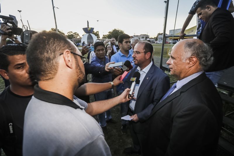 omando de Policiamento Regional VII, sediado em Capanema, no nordeste paraense, completou 12 anos de criação nesta quinta-feira (31), atendendo à população de 19 municípios. O governador do Pará em exercício, Lúcio Vale, participou da celebração, ao lado do ouvidor-geral do Estado, Arthur Houat; do deputado estadual Antônio Tonheiro, e dos prefeitos Chico Neto, de Capanema; Leonardo Vale, de Cachoeira do Piriá; Isaías Neto, de Viseu, e Renata Sousa, de Primavera. <div class='credito_fotos'>Foto: Marcelo Seabra / Ag. Pará   |   <a href='/midias/2019/originais/5622_0cf375eb-4c6d-c521-0c2d-07b23e4652cf.jpg' download><i class='fa-solid fa-download'></i> Download</a></div>