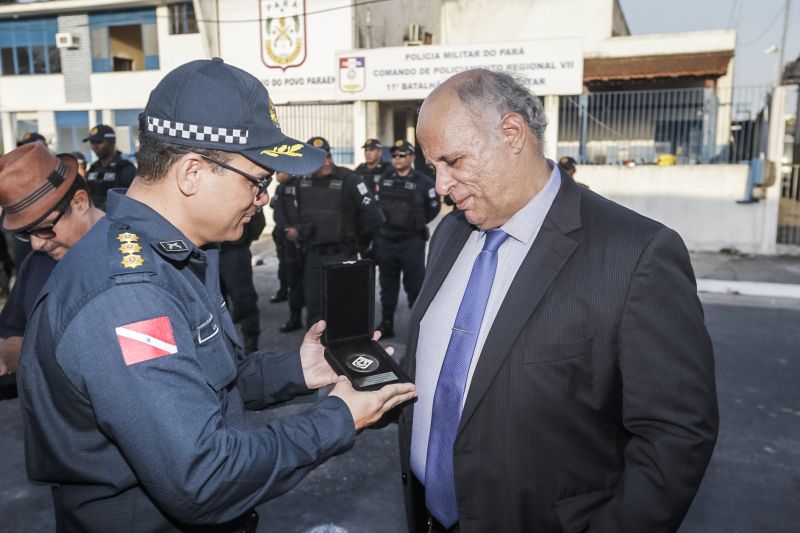 omando de Policiamento Regional VII, sediado em Capanema, no nordeste paraense, completou 12 anos de criação nesta quinta-feira (31), atendendo à população de 19 municípios. O governador do Pará em exercício, Lúcio Vale, participou da celebração, ao lado do ouvidor-geral do Estado, Arthur Houat; do deputado estadual Antônio Tonheiro, e dos prefeitos Chico Neto, de Capanema; Leonardo Vale, de Cachoeira do Piriá; Isaías Neto, de Viseu, e Renata Sousa, de Primavera. <div class='credito_fotos'>Foto: Marcelo Seabra / Ag. Pará   |   <a href='/midias/2019/originais/5622_5bdf9a86-e290-3ab7-f763-6f303dc22a1f.jpg' download><i class='fa-solid fa-download'></i> Download</a></div>