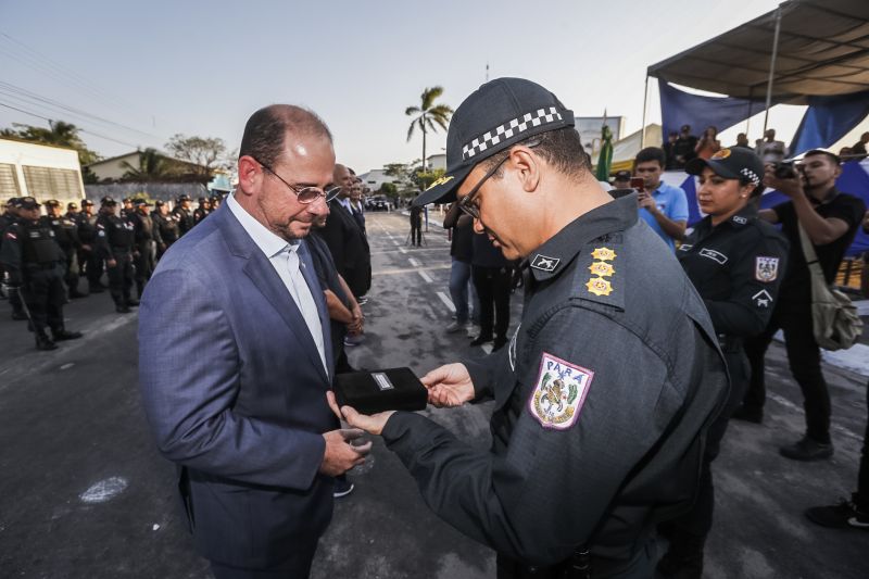 omando de Policiamento Regional VII, sediado em Capanema, no nordeste paraense, completou 12 anos de criação nesta quinta-feira (31), atendendo à população de 19 municípios. O governador do Pará em exercício, Lúcio Vale, participou da celebração, ao lado do ouvidor-geral do Estado, Arthur Houat; do deputado estadual Antônio Tonheiro, e dos prefeitos Chico Neto, de Capanema; Leonardo Vale, de Cachoeira do Piriá; Isaías Neto, de Viseu, e Renata Sousa, de Primavera. <div class='credito_fotos'>Foto: Marcelo Seabra / Ag. Pará   |   <a href='/midias/2019/originais/5622_62e40d99-a174-b928-36f4-f13116ae268e.jpg' download><i class='fa-solid fa-download'></i> Download</a></div>