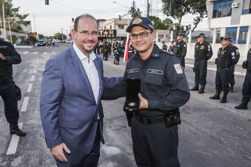 omando de Policiamento Regional VII, sediado em Capanema, no nordeste paraense, completou 12 anos de criação nesta quinta-feira (31), atendendo à população de 19 municípios. O governador do Pará em exercício, Lúcio Vale, participou da celebração, ao lado do ouvidor-geral do Estado, Arthur Houat; do deputado estadual Antônio Tonheiro, e dos prefeitos Chico Neto, de Capanema; Leonardo Vale, de Cachoeira do Piriá; Isaías Neto, de Viseu, e Renata Sousa, de Primavera. <div class='credito_fotos'>Foto: Marcelo Seabra / Ag. Pará   |   <a href='/midias/2019/originais/5622_b383c70a-6ebf-ec8e-0ae9-fbc1278a5240.jpg' download><i class='fa-solid fa-download'></i> Download</a></div>