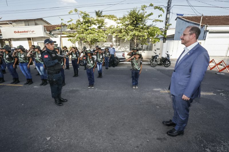 omando de Policiamento Regional VII, sediado em Capanema, no nordeste paraense, completou 12 anos de criação nesta quinta-feira (31), atendendo à população de 19 municípios. O governador do Pará em exercício, Lúcio Vale, participou da celebração, ao lado do ouvidor-geral do Estado, Arthur Houat; do deputado estadual Antônio Tonheiro, e dos prefeitos Chico Neto, de Capanema; Leonardo Vale, de Cachoeira do Piriá; Isaías Neto, de Viseu, e Renata Sousa, de Primavera. <div class='credito_fotos'>Foto: Marcelo Seabra / Ag. Pará   |   <a href='/midias/2019/originais/5622_bcb9eb5e-e10f-8712-104b-eddf70e98dbd.jpg' download><i class='fa-solid fa-download'></i> Download</a></div>