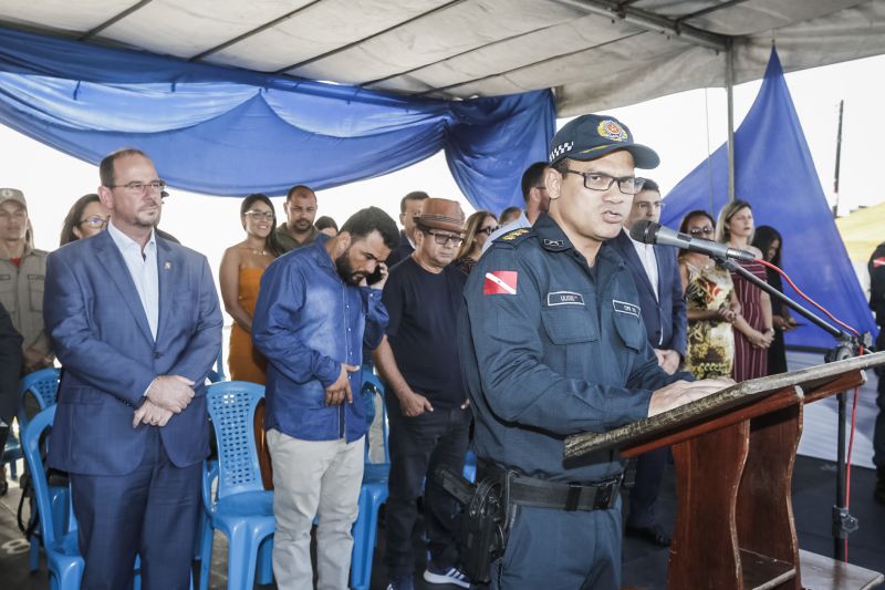 omando de Policiamento Regional VII, sediado em Capanema, no nordeste paraense, completou 12 anos de criação nesta quinta-feira (31), atendendo à população de 19 municípios. O governador do Pará em exercício, Lúcio Vale, participou da celebração, ao lado do ouvidor-geral do Estado, Arthur Houat; do deputado estadual Antônio Tonheiro, e dos prefeitos Chico Neto, de Capanema; Leonardo Vale, de Cachoeira do Piriá; Isaías Neto, de Viseu, e Renata Sousa, de Primavera. <div class='credito_fotos'>Foto: Marcelo Seabra / Ag. Pará   |   <a href='/midias/2019/originais/5622_c92fde14-8ee3-192b-fb31-8ea9c449d132.jpg' download><i class='fa-solid fa-download'></i> Download</a></div>